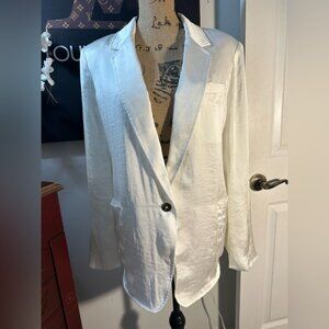 🆕DKNY White Blazer